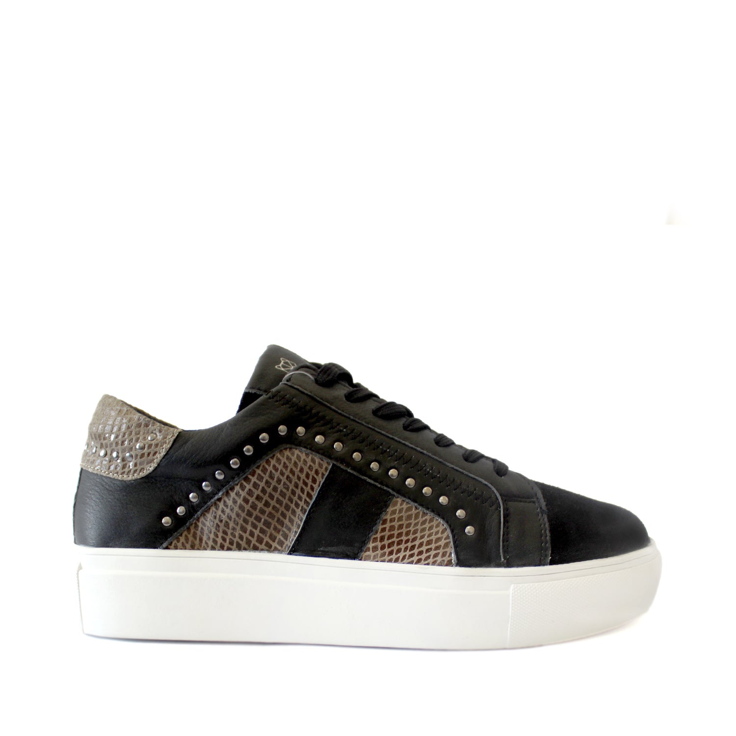 Zapatilla Negra Cuero Mujer 18521