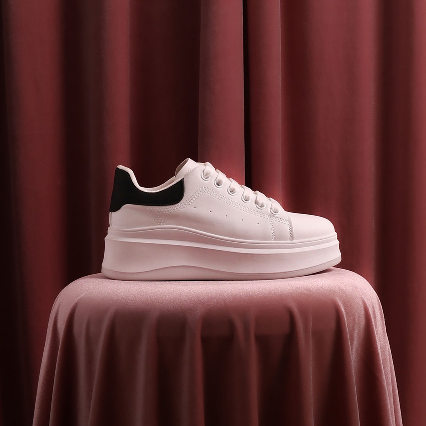 Zapatilla Blanca Mujer 48021