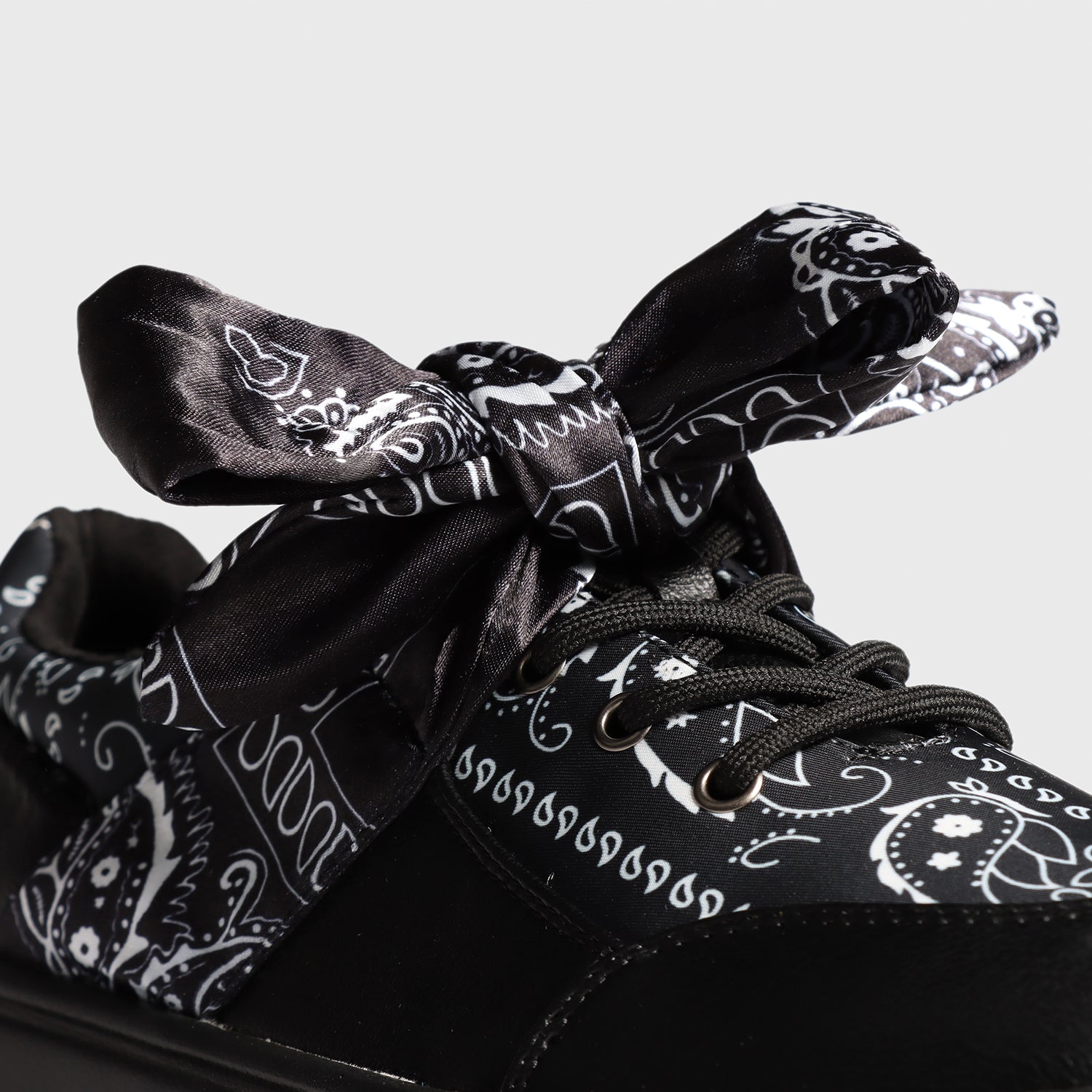 Zapatilla Negra Estampada Mujer 13265 - Gotta Perú