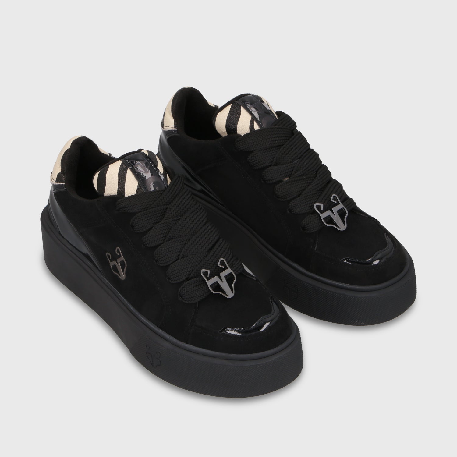 Zapatilla Negra Mujer 43046 - Gotta Perú