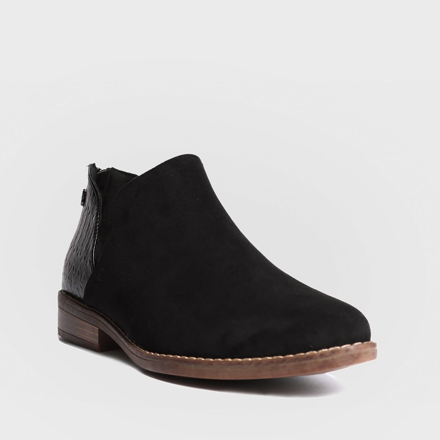 Zapato Negro Mujer 17563 - Gotta Perú